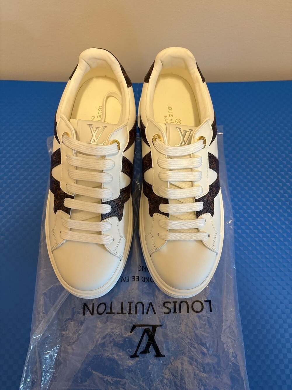 Louis Vuitton Frontrow Sneaker White Leather Monogram V Size 39